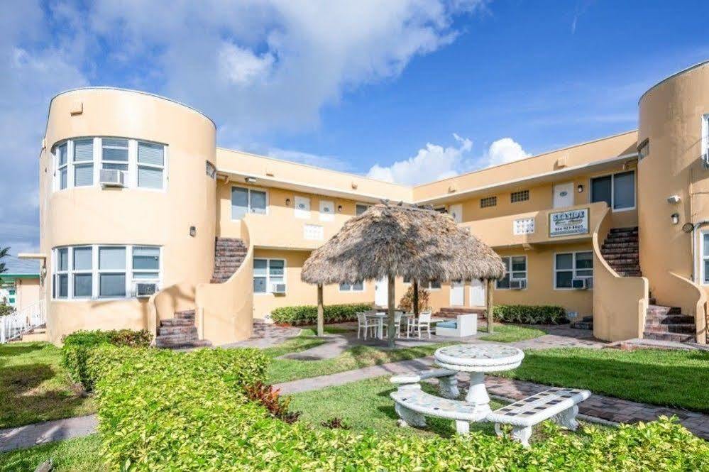 Hollywood Beach Seaside Exterior photo